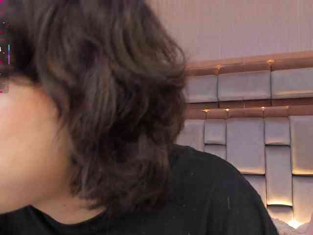 SophieCollins webcam