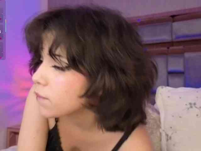 SophieCollins webcam