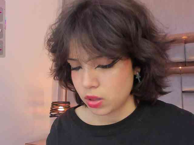 SophieCollins webcam