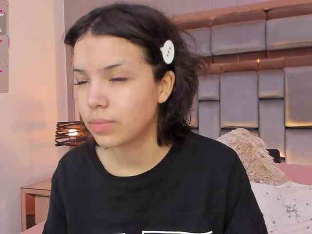 SophieCollins webcam