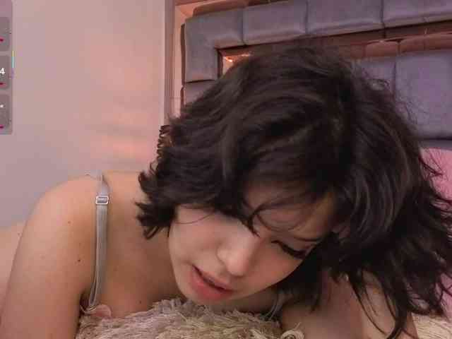 SophieCollins webcam