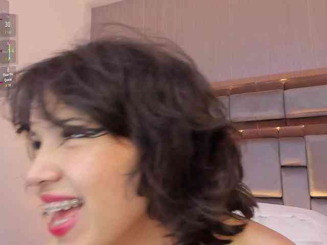 SophieCollins webcam