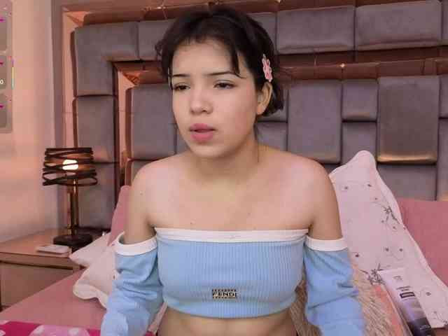 SophieCollins webcam