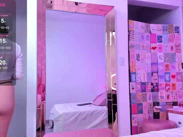 SophieCollins webcam