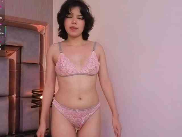 SophieCollins webcam