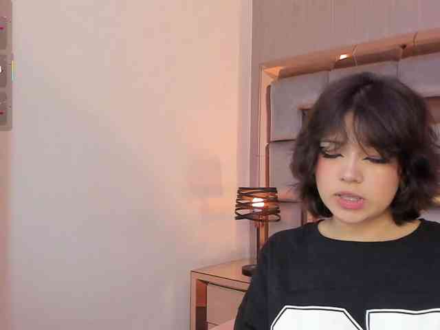 SophieCollins webcam