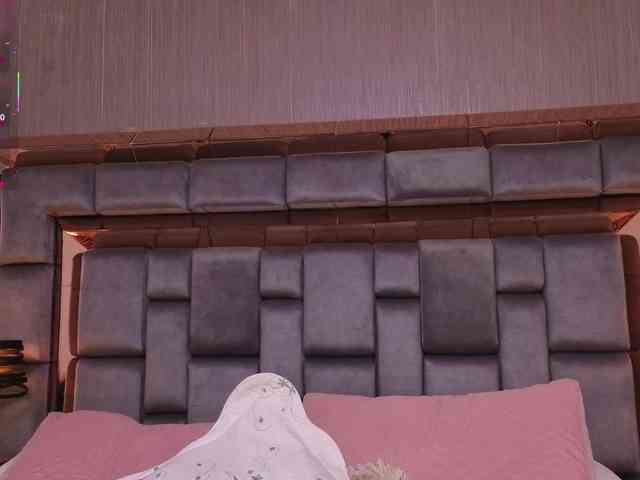 SophieCollins webcam