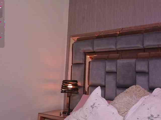 SophieCollins webcam