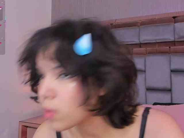 SophieCollins webcam