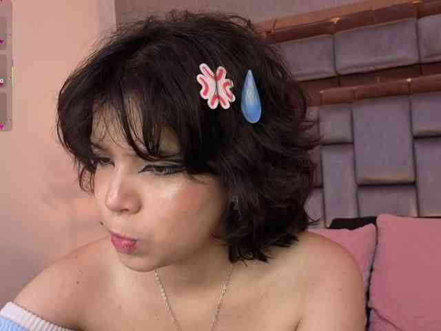 SophieCollins webcam