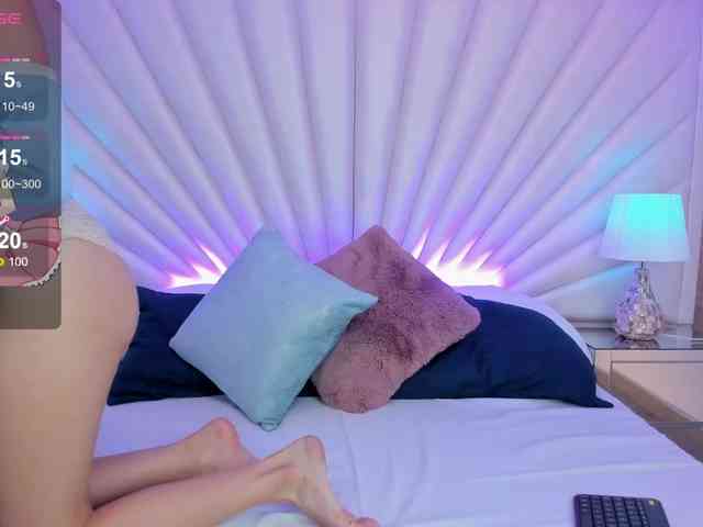 SophieCollins webcam