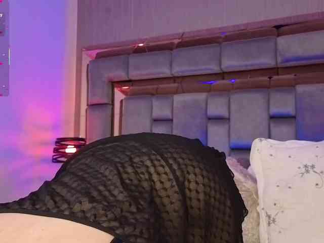SophieCollins webcam