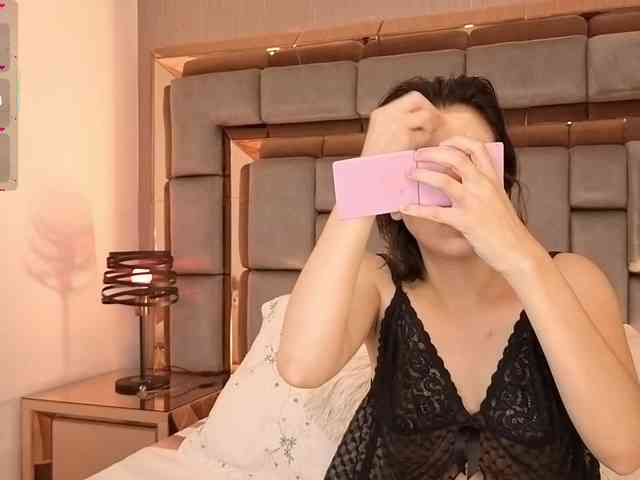 SophieCollins webcam