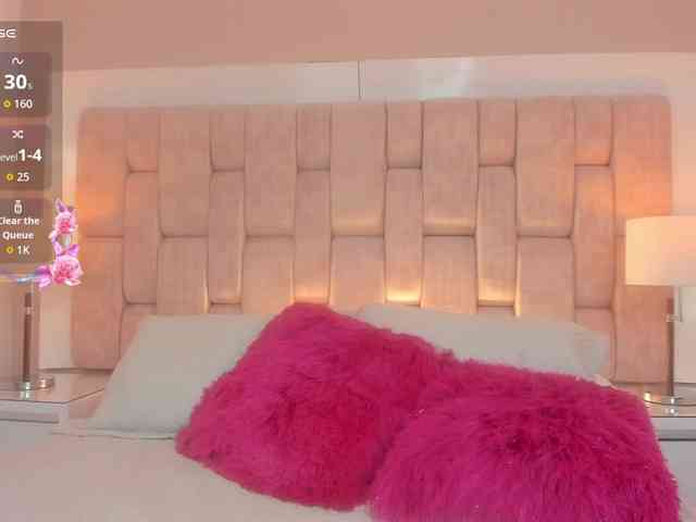 SophieCollins webcam