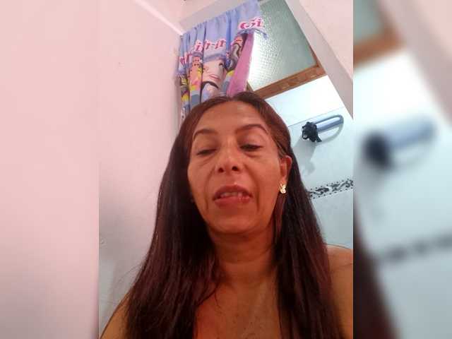 Claritza23's BongaCams show and profile