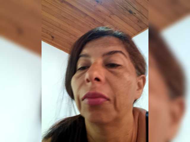 Claritza23's BongaCams show and profile