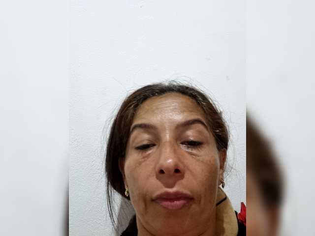 Claritza23's BongaCams show and profile