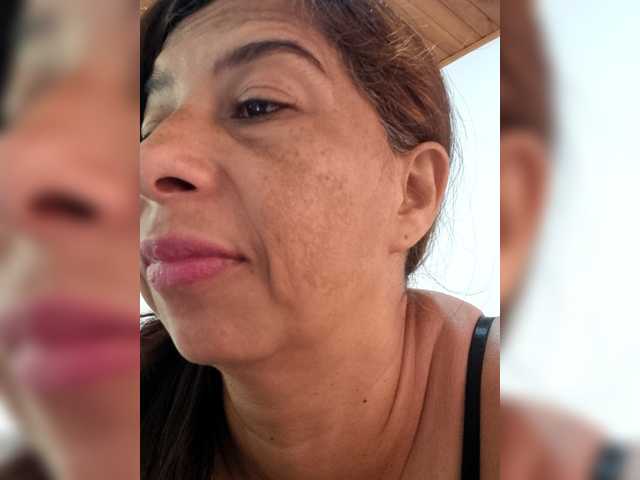 Claritza23's BongaCams show and profile