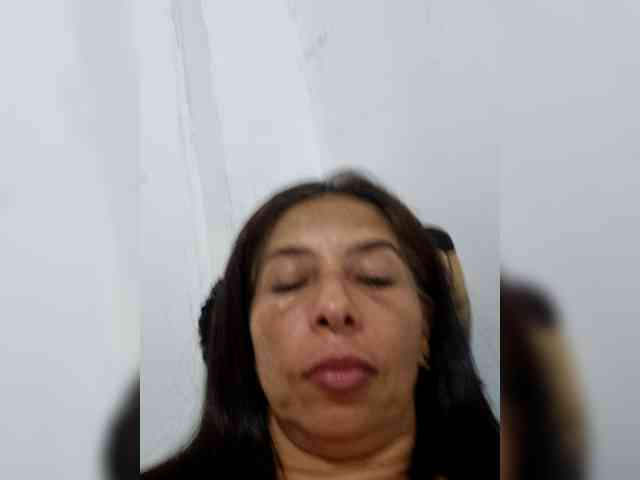 free nude cam Claritza23