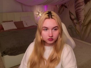 LillyEyess Porn Show