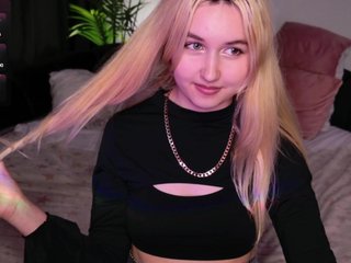 LillyEyess Porn Show