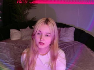 LillyEyess Porn Show