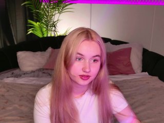 LillyEyess Porn Show