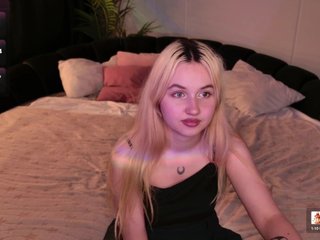 LillyEyess Porn Show