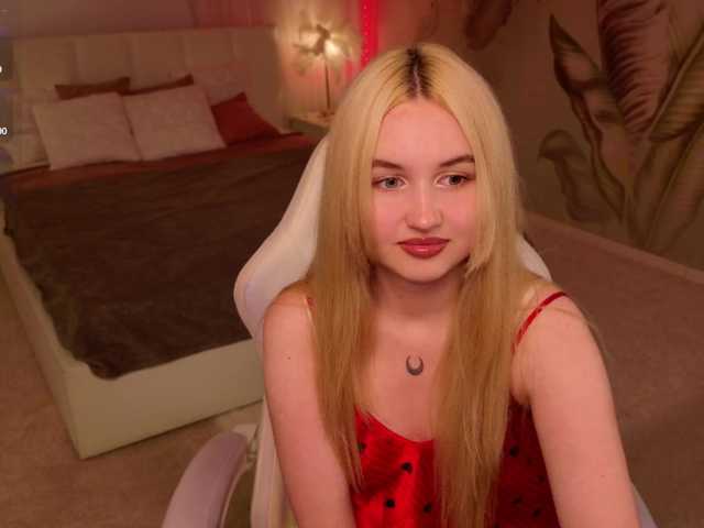 LillyEyess live cam on BongaCams