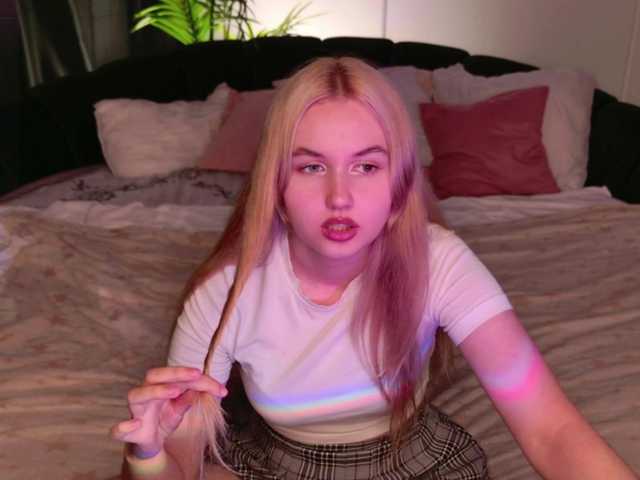 LillyEyess live cam on BongaCams