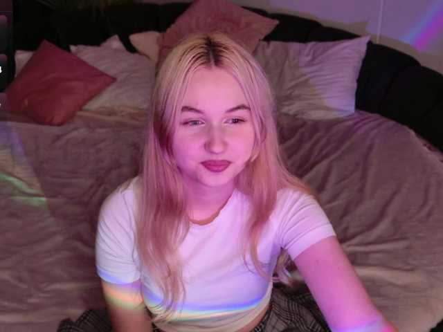 LillyEyess live cam on BongaCams