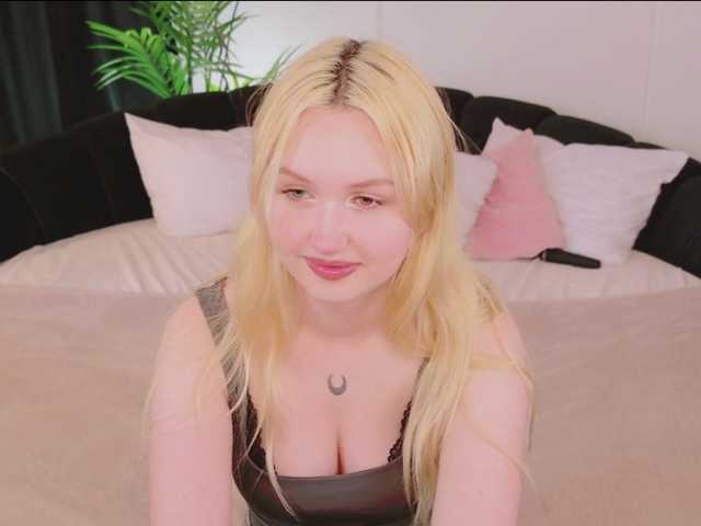 LillyEyess live cam on BongaCams