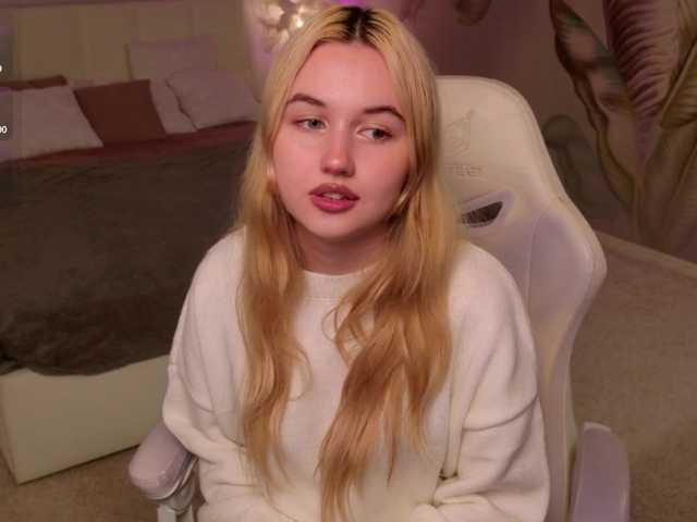 LillyEyess live cam on BongaCams