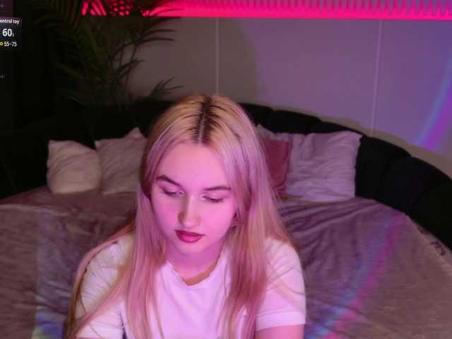 LillyEyess live cam on BongaCams