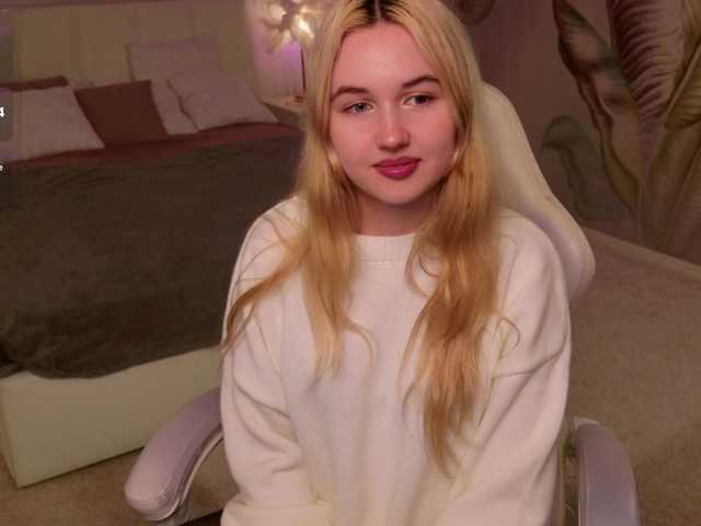 LillyEyess live cam on BongaCams