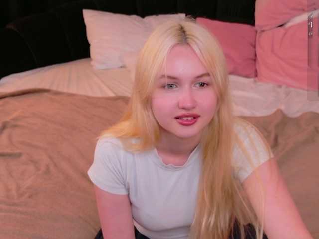 LillyEyess live cam on BongaCams