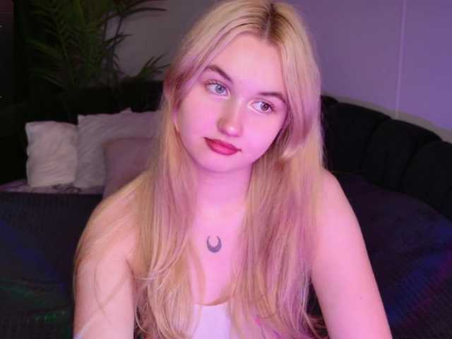 LillyEyess live cam on BongaCams