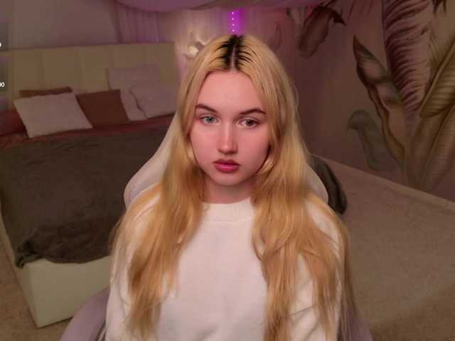 LillyEyess live cam on BongaCams