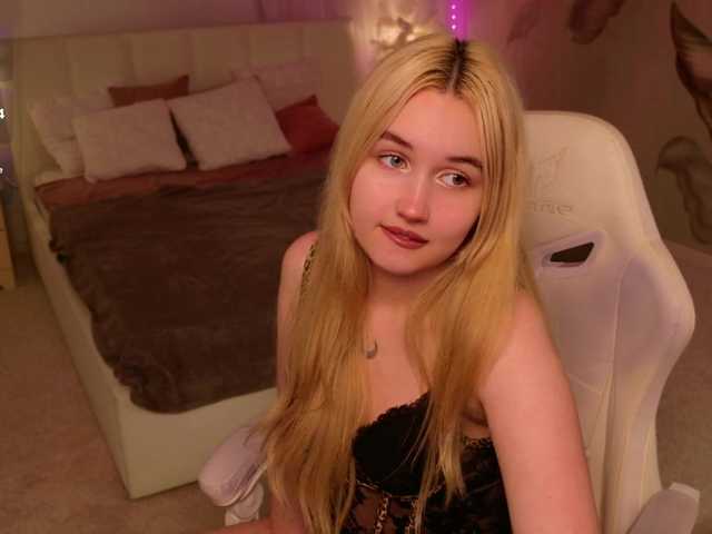 LillyEyess live cam on BongaCams