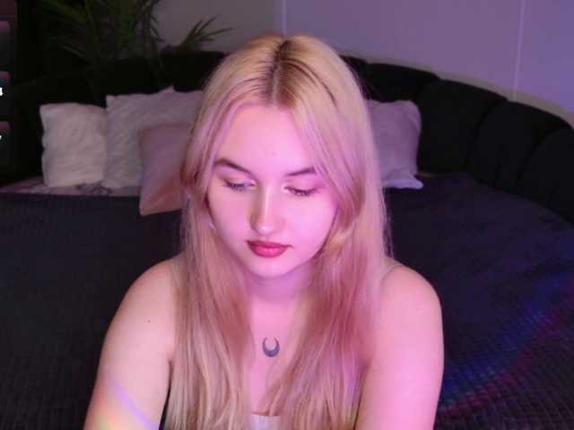 LillyEyess live cam on BongaCams