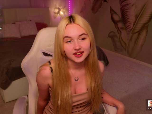 LillyEyess live cam on BongaCams