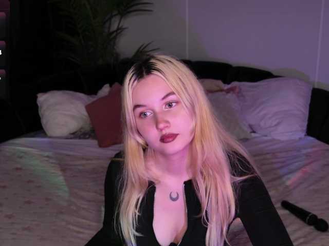 LillyEyess live cam on BongaCams