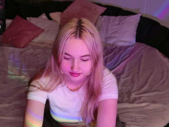 LillyEyess live cam on BongaCams