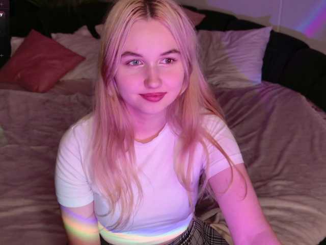 LillyEyess live cam on BongaCams