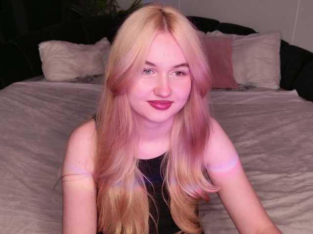 LillyEyess live cam on BongaCams