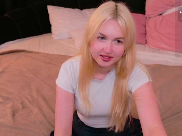 LillyEyess live cam on BongaCams