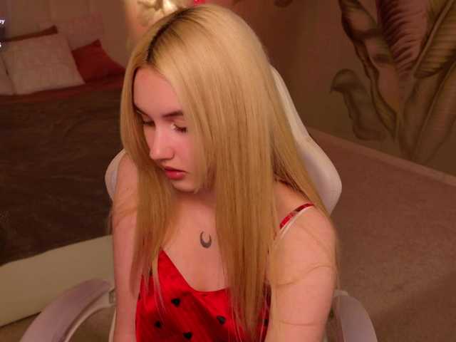LillyEyess live cam on BongaCams