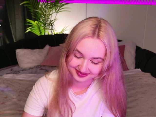 LillyEyess live cam on BongaCams