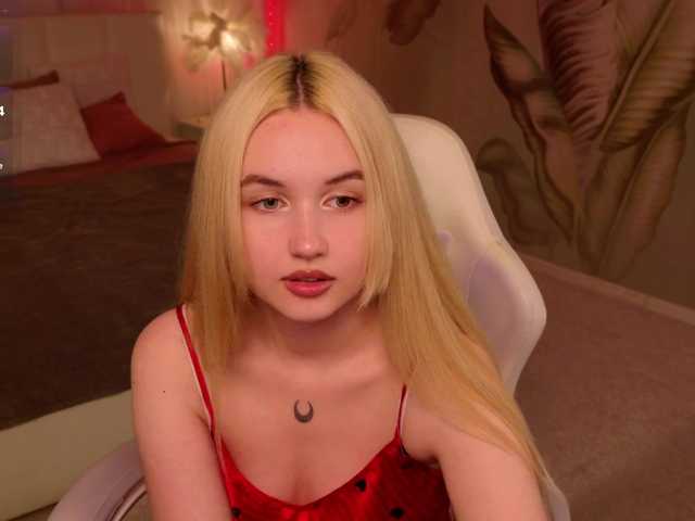 LillyEyess live cam on BongaCams