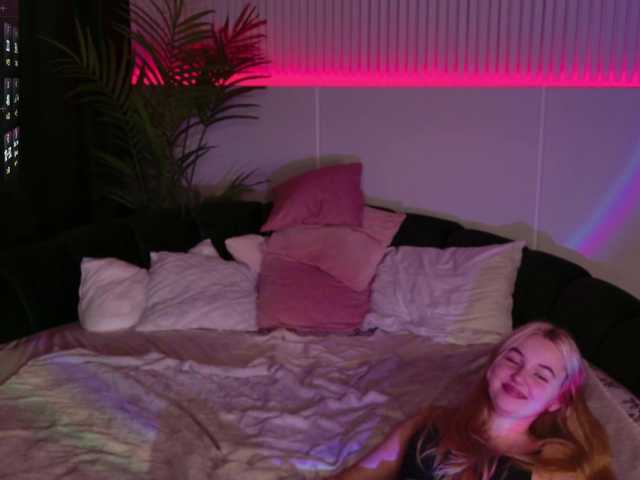 LillyEyess live cam on BongaCams